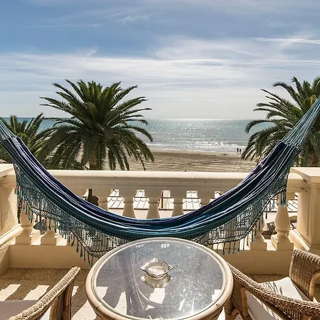 Ξενοδοχείο Voramar 4*