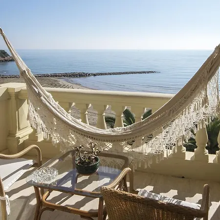 Ξενοδοχείο Voramar 4*